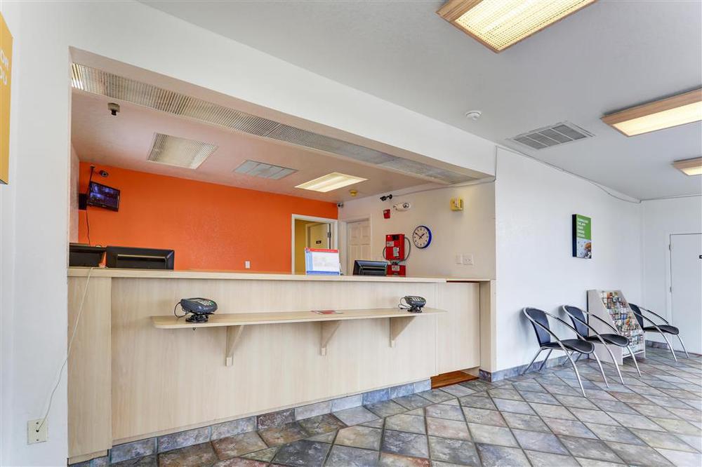 Motel 6-North Palm Springs, Ca - North İç mekan fotoğraf